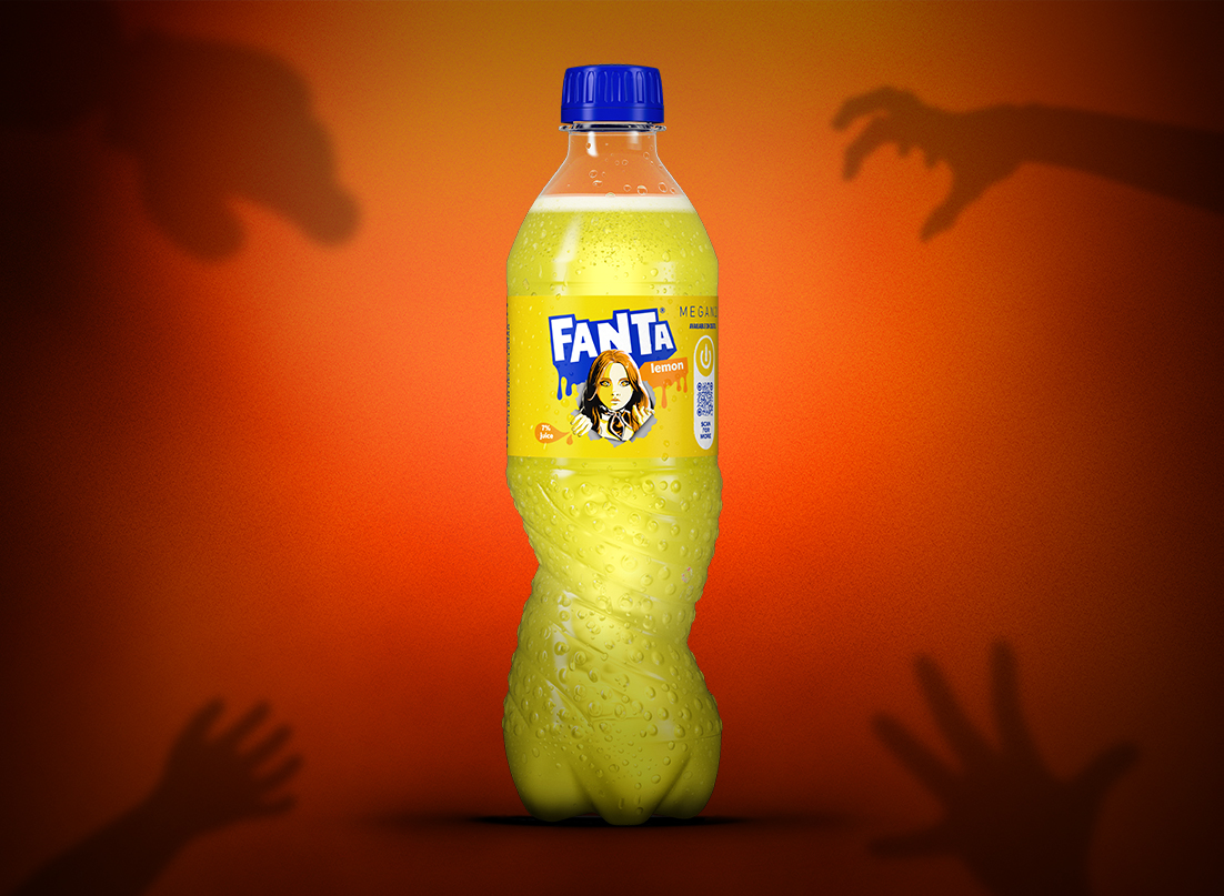 Fanta Lemon-Flasche mit M3gan-Abbildung