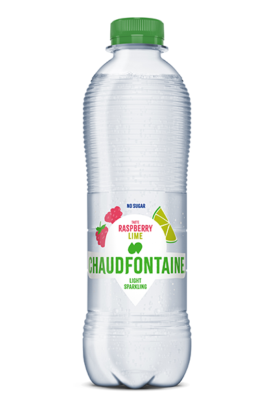 Doorzichtige plastic fles Chaudfontaine licht bruisend mineraalwater met framboos- en limoensmaak, zonder suiker, met groene dop en etiket met frambozen en een partje groene limoen.