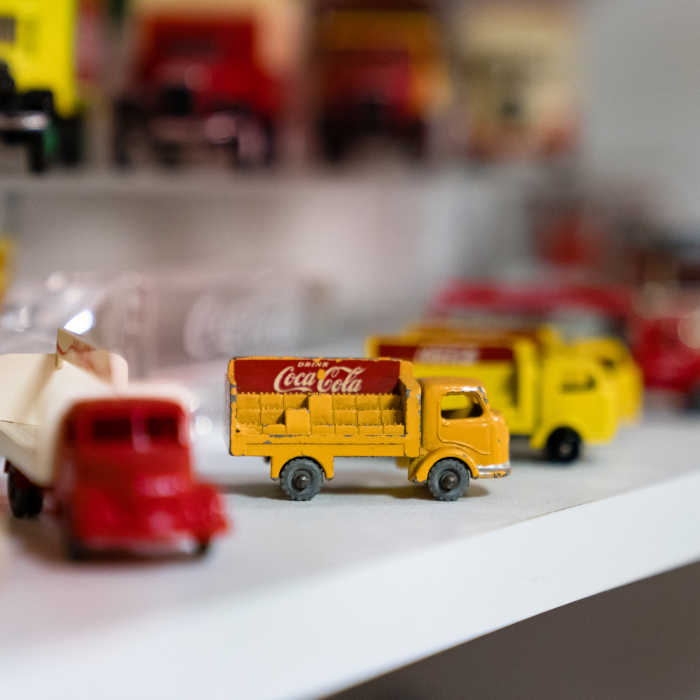 Zu Besuch in der Coca-Cola Sammlung von Hans Frischknecht