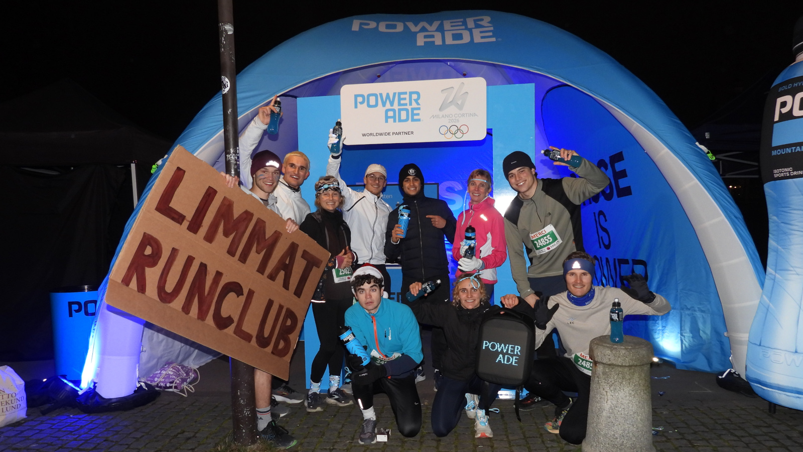 Limmat Run Club am Silvesterlauf beim Powerade Stand