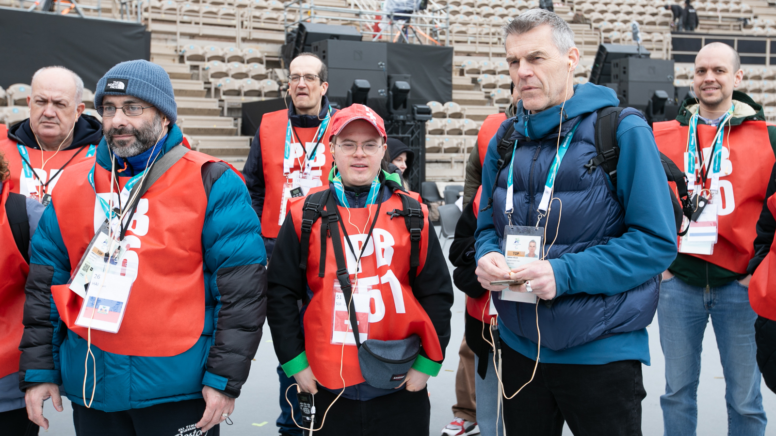 Flavio avec son père/coach et les autres bénévoles lors d’une visite du stade à Vérone.