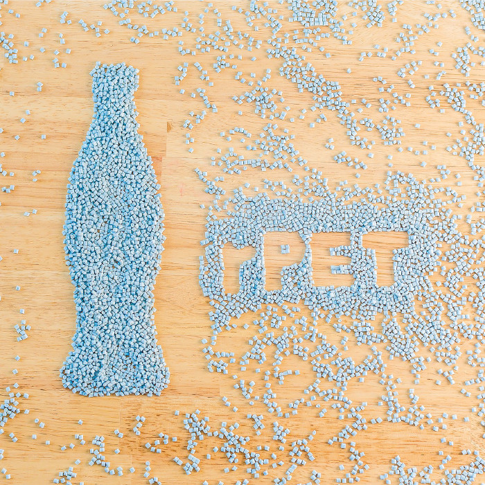 Flocons et des granulés de rPET