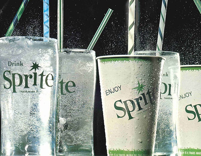 Gobelets en verre et en plastique avec logo Sprite