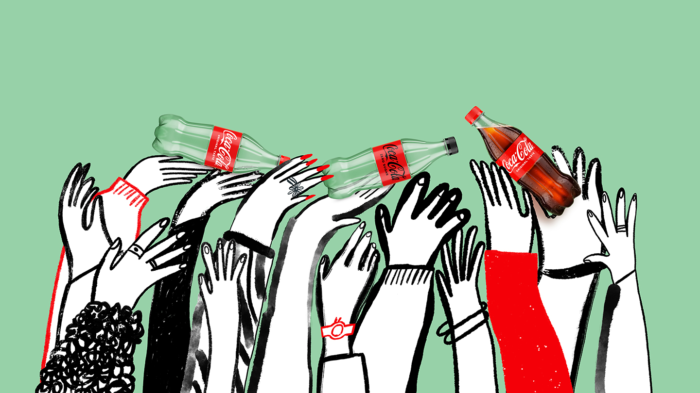 Illustratsioon mitmest käest, mis sirutuvad Coca‑Cola pudelite poole, rohelisel taustal ja taaskasutust propageeriva tekstiga.