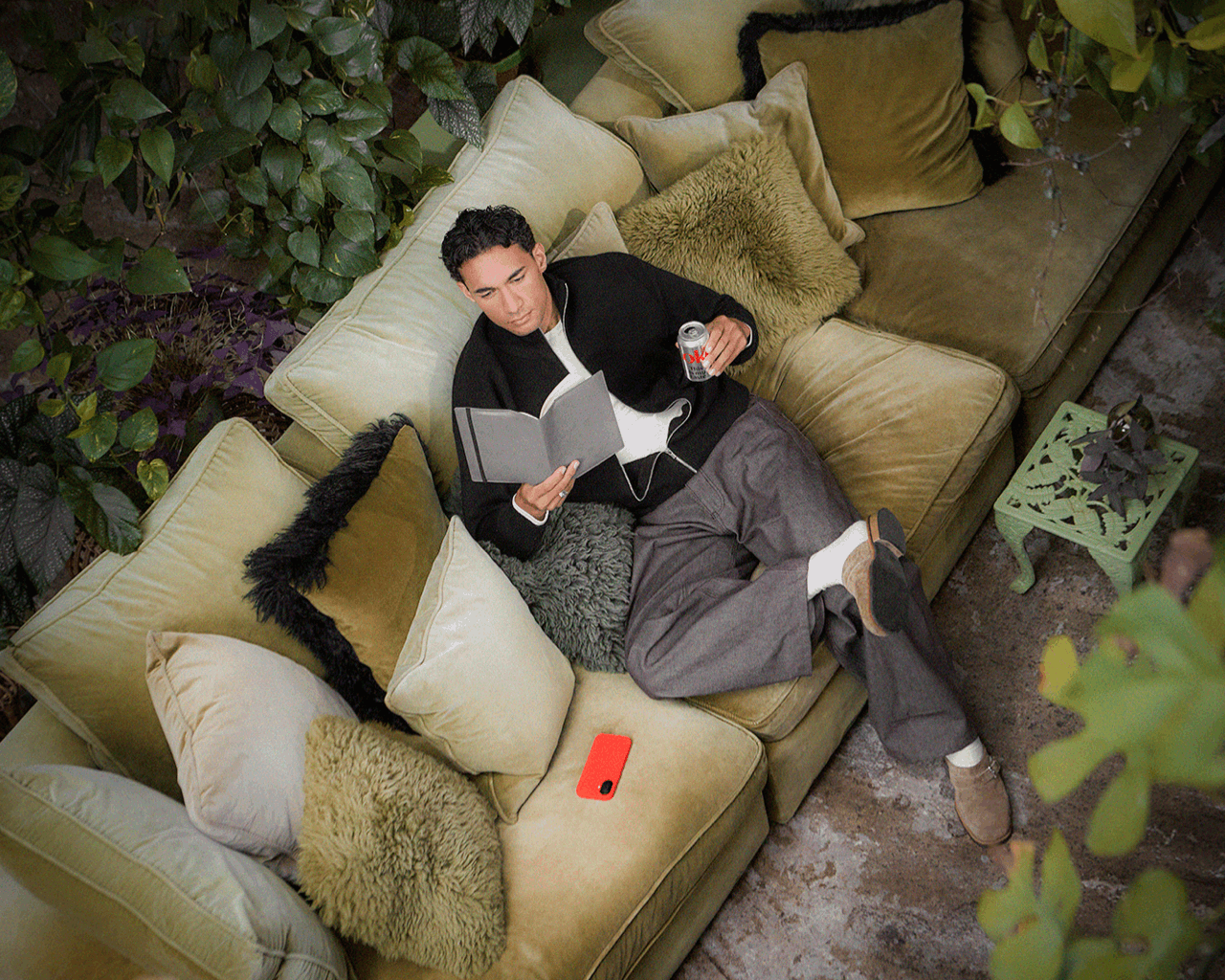 Romantasy in a greenhouse