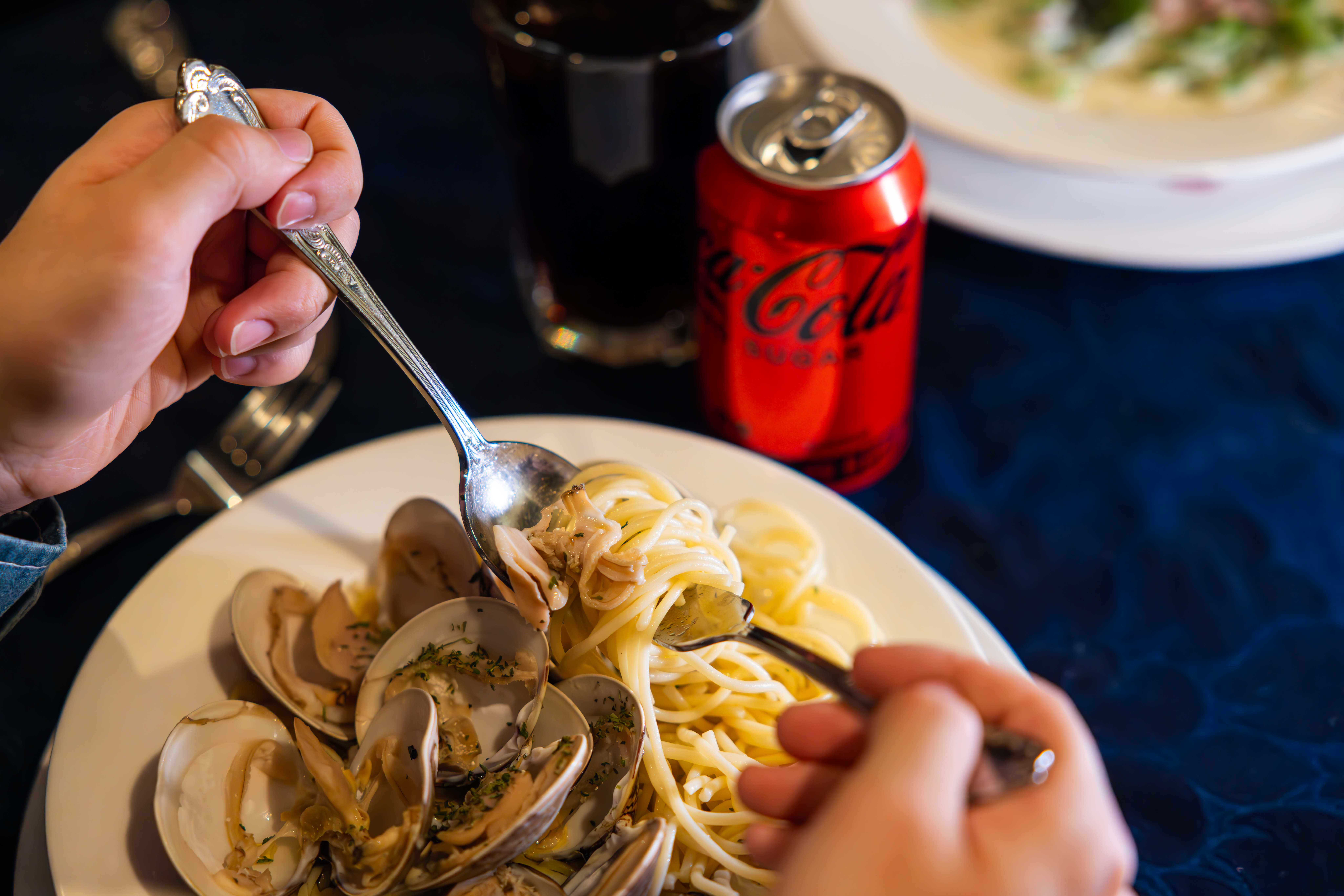 라칸티나의 대표메뉴 스파게티 콘 레 봉골레와 코카-콜라 제로