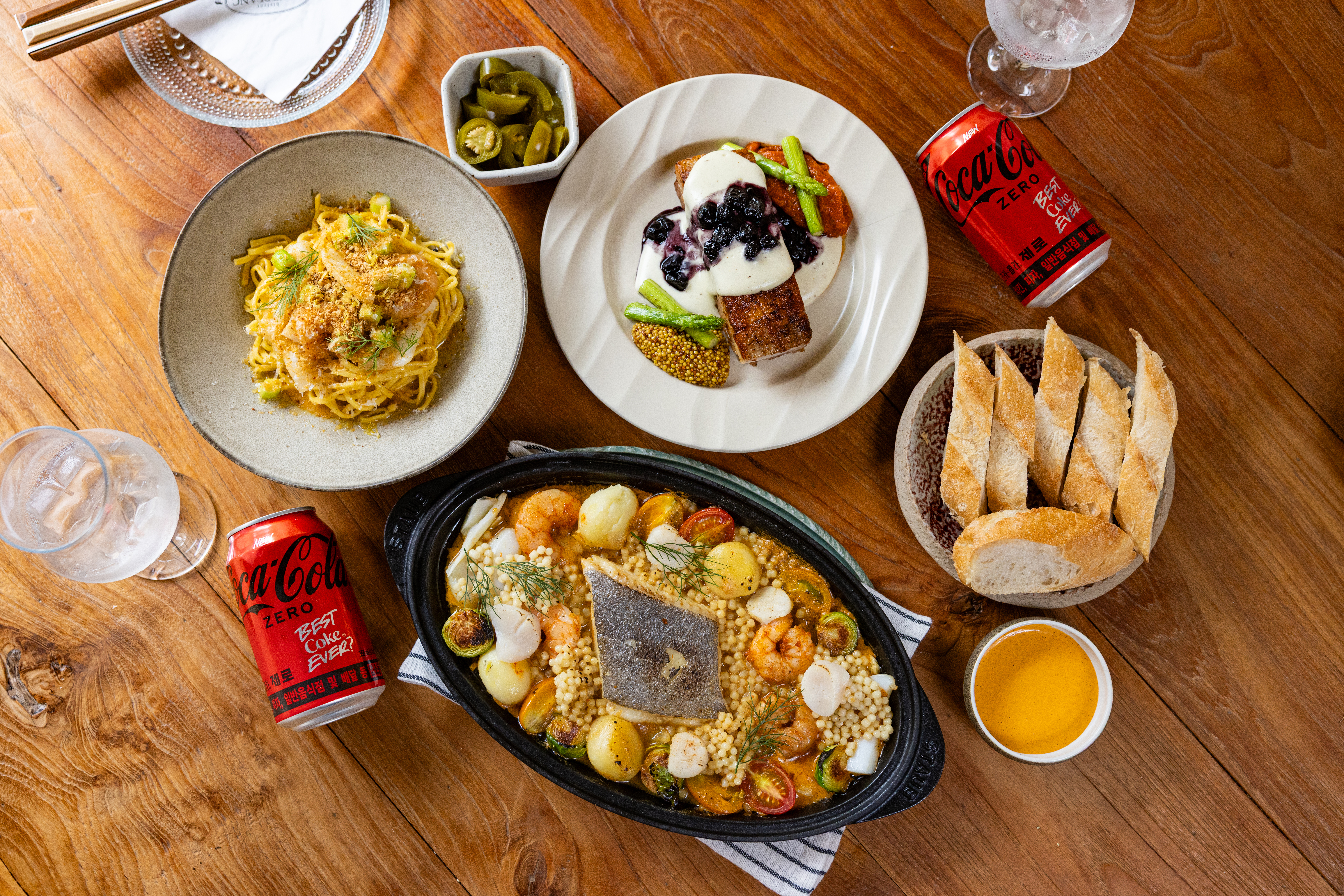 메종 루블랑의 대표 메뉴들과 코카-콜라 제로