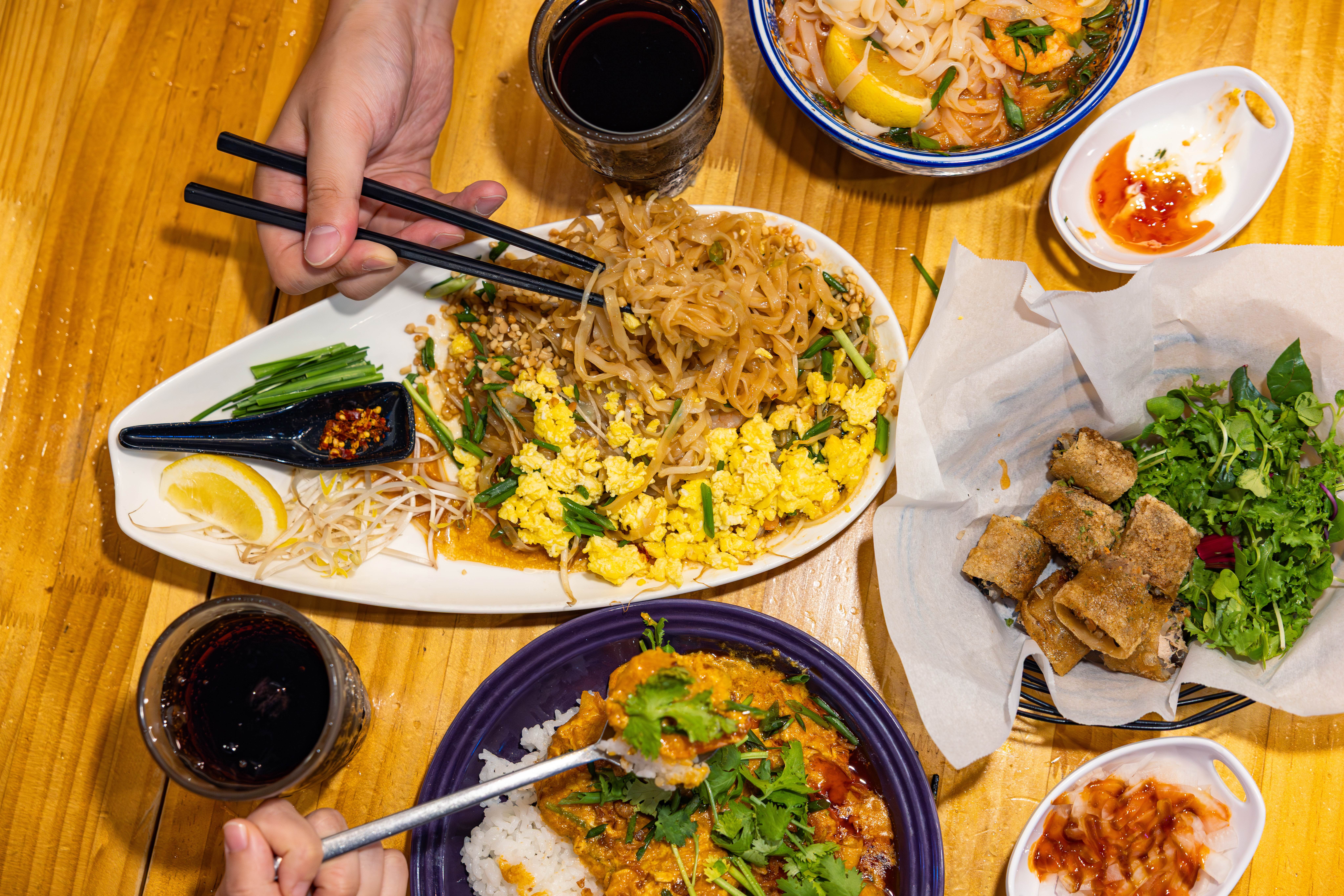 르번미의 대표메뉴들과 코카-콜라 제로