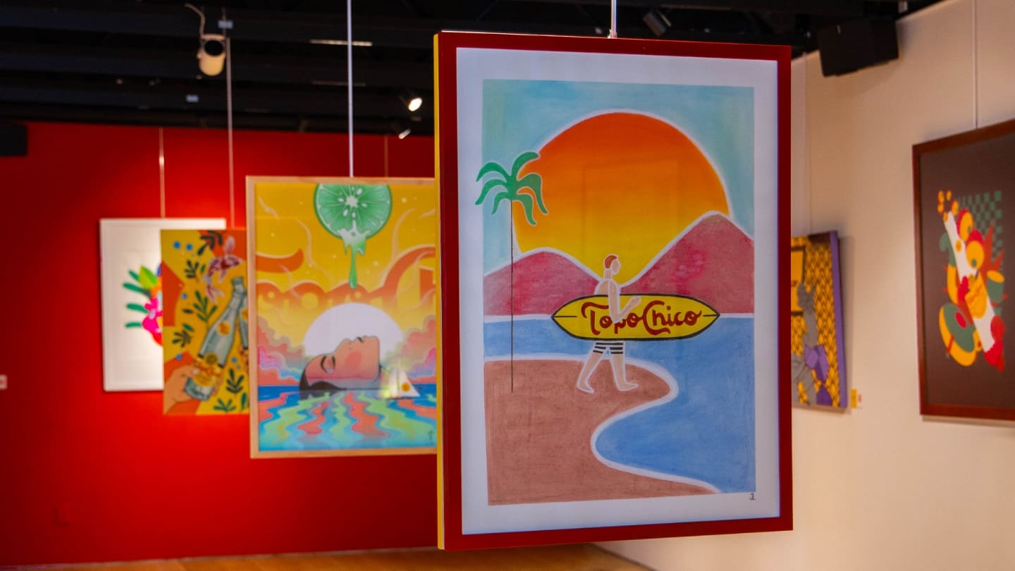 Imagen de distintas obras de artes en exposición