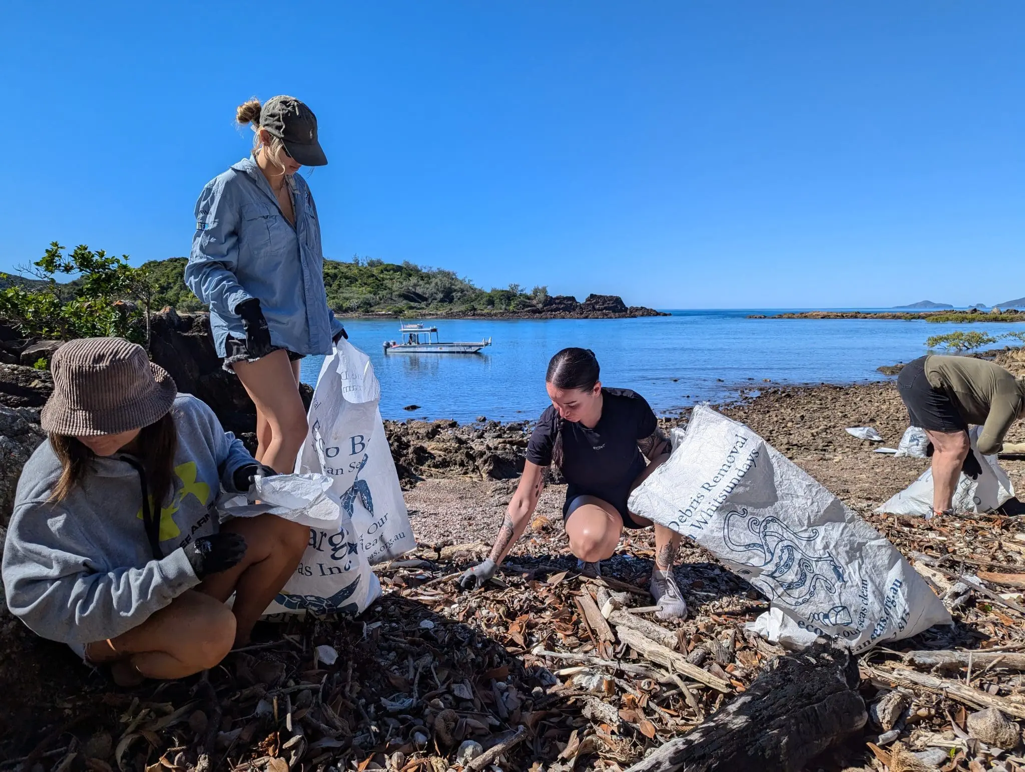 Eco Barge Clean Seas - Great Barrier Reef