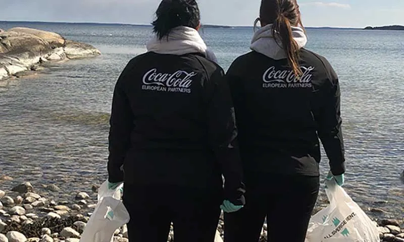 کوکا کولا پیکیجنگ پارٹنر بینر